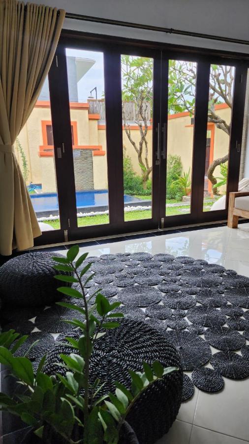 Villa Danielle Seminyak  Luaran gambar