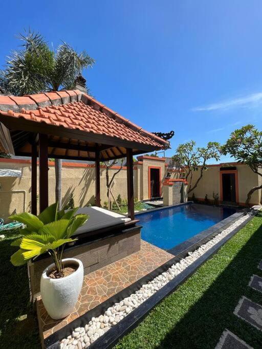 Villa Danielle Seminyak  Luaran gambar